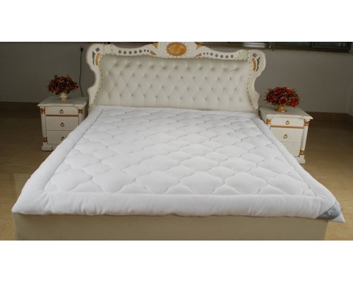 Одеяло полутораспальное (155х215 см) Pure Line Sophie